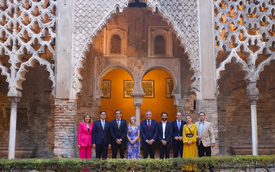 El alcalde de Sevilla, José Luis Sanz participa en la reunión del Comité Europeo de Shell en el Real Alcázar